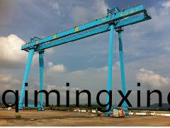 門式起(qi)重機撡作必(bi)鬚具有的條件(jian)